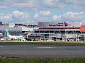 
L’aéroport Toulouse-Blagnac a accueilli 2 132 814 passagers entre avril et juin 2026, soit une hausse de 3,5% sur un an. La cr