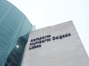 
L aéroport Humberto Delgado de Lisbonne a franchi un nouveau cap en 2025, avec 36,1 millions de passagers accueillis, soit une h