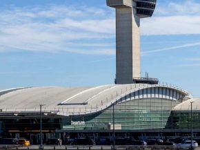 
Un Airbus A321neo de Delta Air Lines, en partance de New York–JFK pour Las Vegas, a pris le mauvais taxiway, déclenchant un é