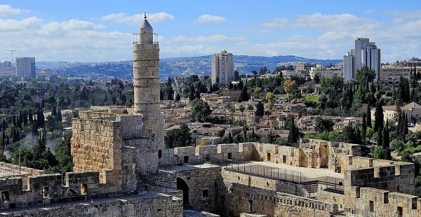 Le tourisme international a presque stagné au premier semestre 2026. Selon le dernier baromètre d’ONU Tourisme, les arrivées 