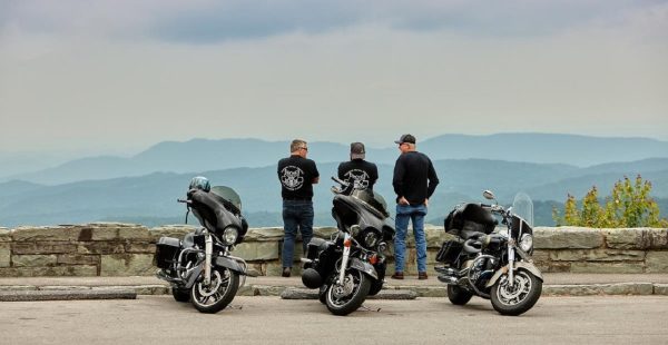 
En 2026, l’Ouest américain conserve son statut de destination phare pour les amateurs de grands espaces et de road trips. Tand