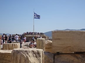 
La Grèce a battu un nouveau record de recettes touristiques en 2023, avec une hausse de 16,5% par rapport à l année précéden