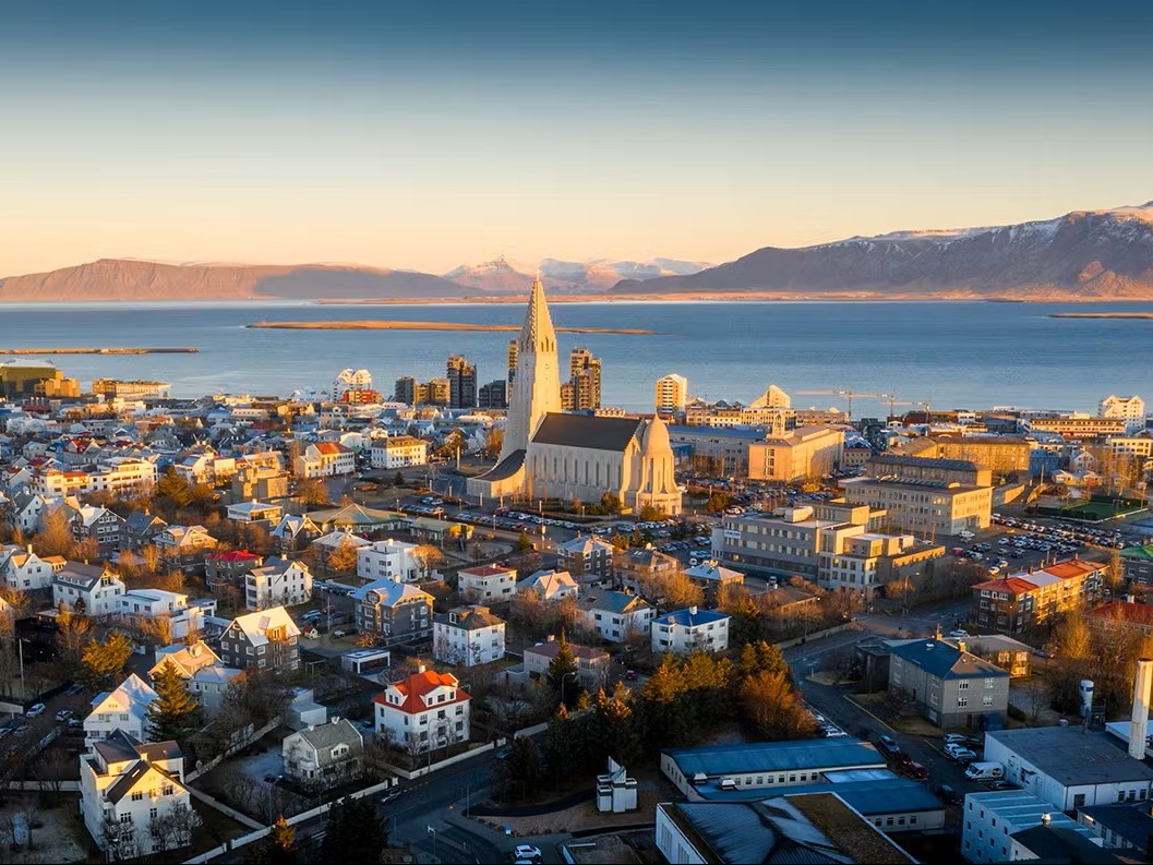 Voyage en Islande : quels vols et séjours organisés pour découvrir l’île des volcans ?