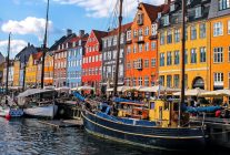 
Alors que le sud de l’Europe enchaîne canicules et incendies estivaux, la Scandinavie séduit de plus en plus de voyageurs en 