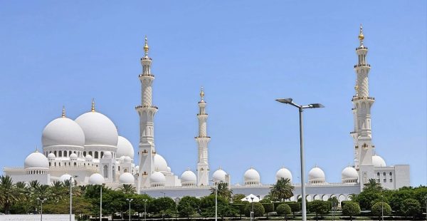 
À l’approche des fêtes de fin d’année, les Émirats arabes unis (EAU) attirent de plus en plus de visiteurs en quête de c