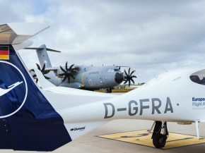 
Lufthansa Aviation Training (LAT), filiale du groupe Lufthansa spécialisée dans la formation des équipages, a été choisie po
