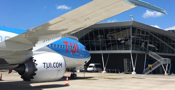 
A partir du 1er mai, TUI fly introduira une nouvelle vidéo de consignes de sécurité qui remplacera les instructions classiques
