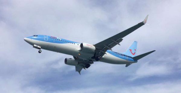 
Une hôtesse de l air de TUI Airways (BY) a été grièvement blessée le 16 décembre après être tombée d’une porte ouverte