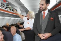 
À l’occasion de son trentième anniversaire, easyJet a présenté la toute nouvelle gamme d’uniformes destinée à ses 14 00