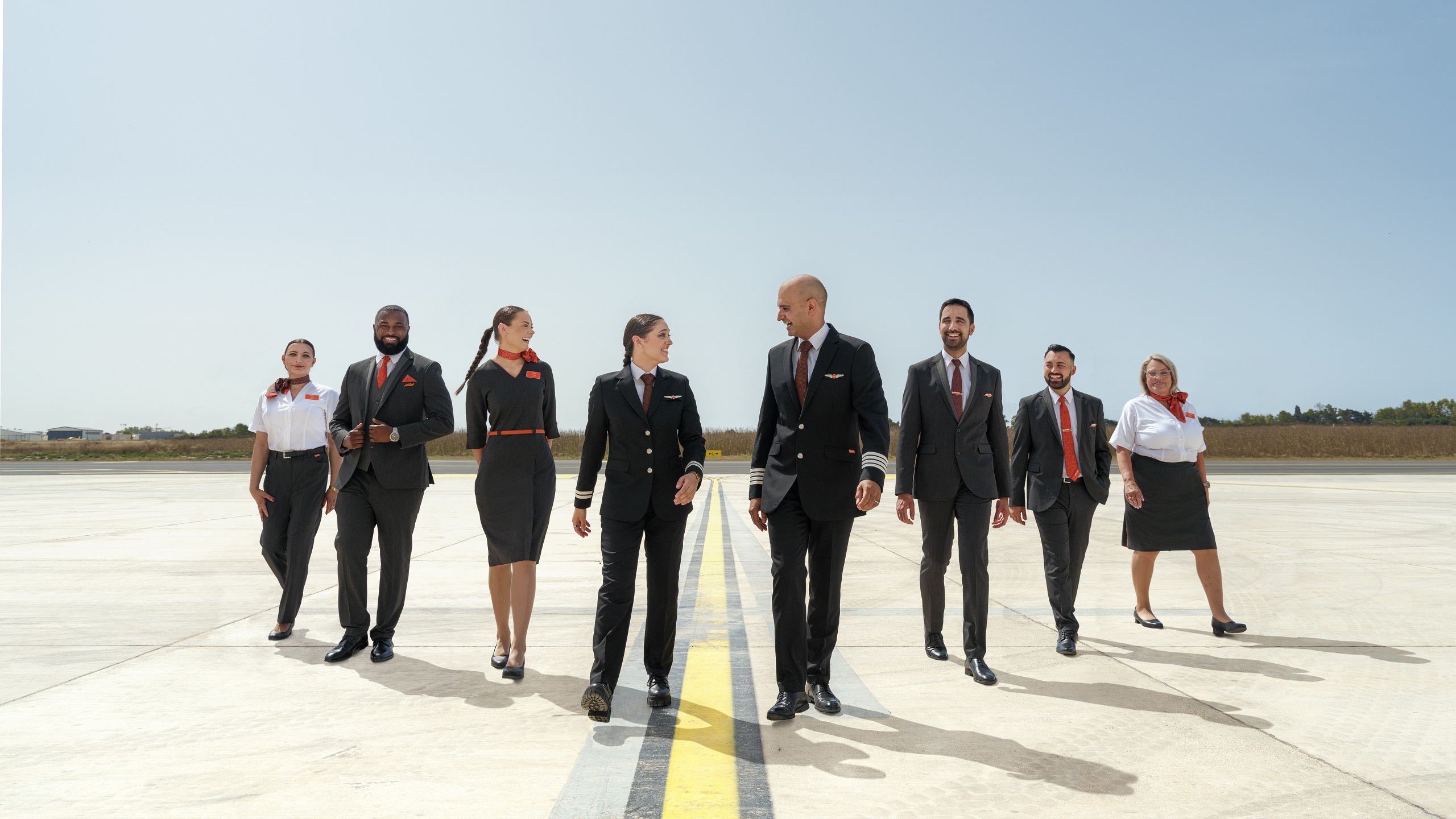 Nouveaux uniformes des équipages : élégance et fonctionnalité pour les 30 ans d'easyJet (photos) 10 Air Journal