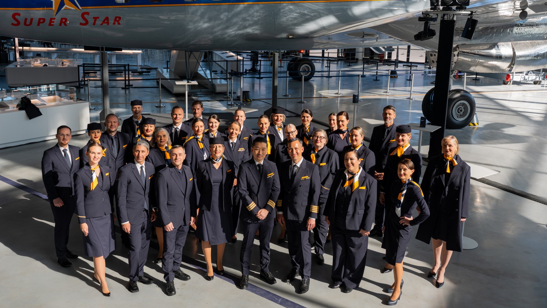 Lufthansa modernise ses uniformes avec Hugo Boss, entre élégance classique et lignes épurées (photos)