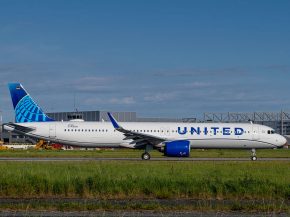 
United Airlines a annoncé une commande de 110 nouveaux avions -dont 50 long-courriers Boeing 787-9 Dreamliner et 60 monocouloirs