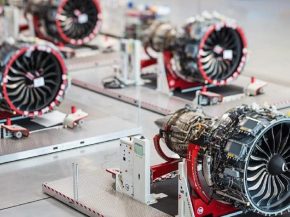 
Safran a relevé pour la troisième fois de l’année ses prévisions 2025, porté par la forte demande pour son moteur Leap et 