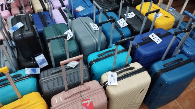 À Amsterdam-Schiphol, des bagages venus d’Israël contrôlés sur fond d’interdiction des produits des colonies