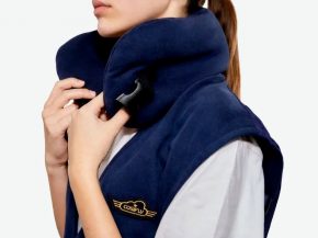 
Véritable couteau-suisse   4 en 1 », l accessoire de voyage Cosifly a la particularité d’être à la fois un gilet, un tour