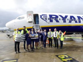 
La low cost Ryanair a inauguré le 31 octobre sa nouvelle ligne reliant l aéroport Brest-Bretagne à la capitale portugaise Lisb