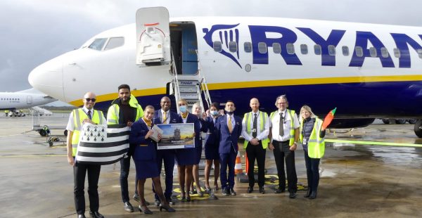 
La low cost Ryanair a inauguré le 31 octobre sa nouvelle ligne reliant l aéroport Brest-Bretagne à la capitale portugaise Lisb