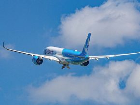 
French bee, la low cost long-courrier du groupe Dubreuil, enrichit son expérience à bord avec la   French Bluetique », une bo