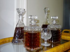 Un passager algérien de 47 ans a été condamné à six mois de prison ferme pour avoir insulté et aspergé d’autres passagers