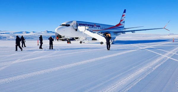 
La compagnie aérienne low cost Smartwings a fait atterrir un de ses Boeing 737 MAX 8 en Antarctique, une première pour le monoc