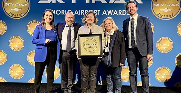 
Le classement annuel des Skytrax World Airport Awards 2023 a vu l’aéroport de Paris-CDG rester le meilleur européen et gagner