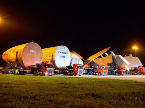Le convoi transportant les éléments de fuselage du dernier Airbus A380 sont en route vers Toulouse, le navire dédié au superju