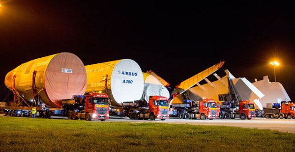 Le convoi transportant les éléments de fuselage du dernier Airbus A380 sont en route vers Toulouse, le navire dédié au superju