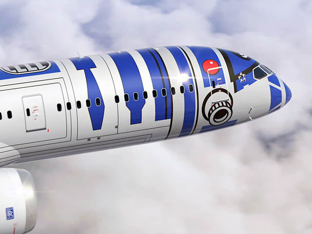 air-journal_ANA All Nippon Airways Star Wars R2D2close