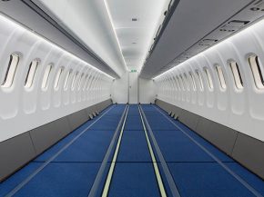 ATR a mis au point une conversion rapide de ses biturboprops du transport de passager à celui de fret, le transport de cargaisons