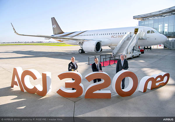 Premiers 787 pour WestJet et ACJ320neo pour Acropolis 143 Air Journal