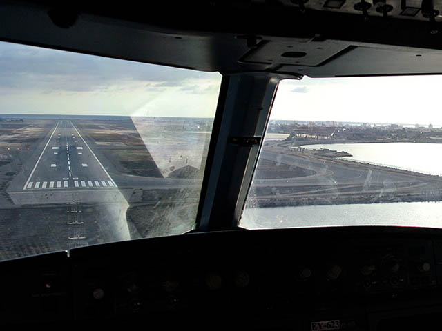 Explosions à l’aéroport d’Aden : 26 morts an moins 3 Air Journal