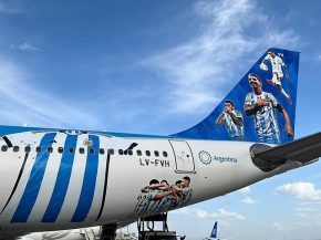 
Le nouveau président argentin Javier Milei n utilisera plus de vols commerciaux en raison de problèmes de sécurité liés à s