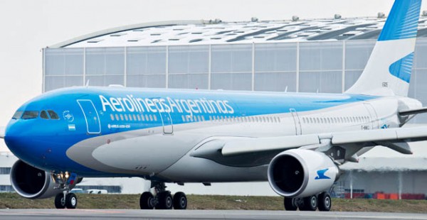 
Le gouvernement du président ultralibéral argentin Javier Milei a publié un décret obligeant l aviation civile à un service 