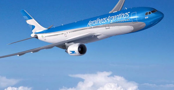 Un Airbus A330-200 d’Aerolineas Argentinas effectuant le vol AR-1303 entre Miami et Buenos Aires, Ezeiza avec 192 passagers, a r