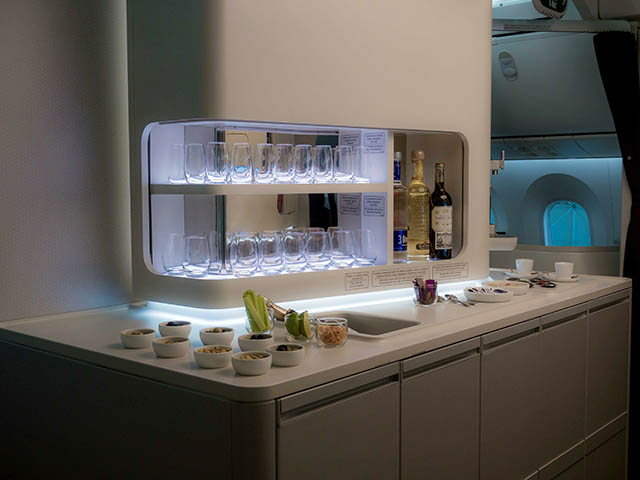 air-journal_aeromexico-787-9-quetzalcoatl-bar