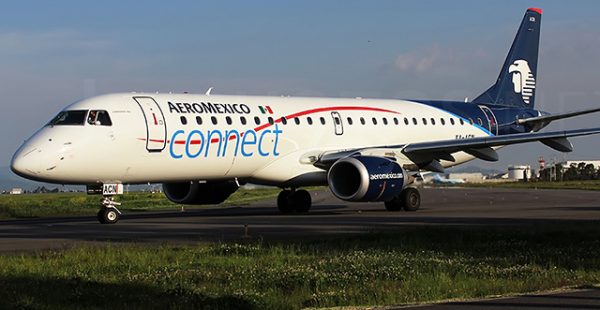 
Les passagers de la compagnie aérienne Aeromexico ont été pris entre deux feux, leur avion étant criblé de balles à l’aé