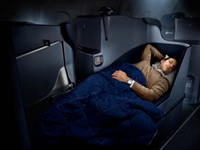 Qui n’a jamais rêvé de se faire surclasser en avion ? Voyager en classe Première ou Business offre des avantages particulièr