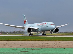 La compagnie aérienne Air Canada suspend pour l été prochain prochain la liaison entre Toronto et Mumbai, inaugurée en juillet
