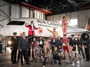 
La compagnie aérienne Air Canada a renouvelé hier son partenariat exclusif avec le Cirque du Soleil, dont elle est le transport