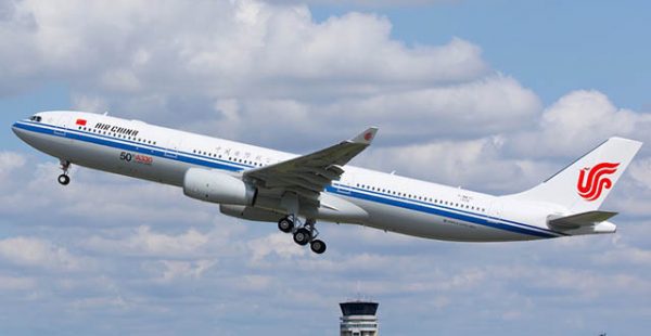 
La compagnie aérienne Air China relancera le mois prochain à Pékin des vols directs vers Sydney et Melbourne, suspendus depuis