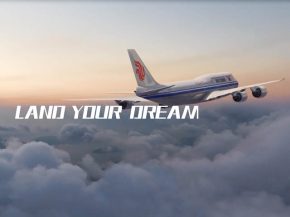 La compagnie aérienne Air China lance une nouvelle campagne en France,   Land your dream » (atteignez votre rêve) po