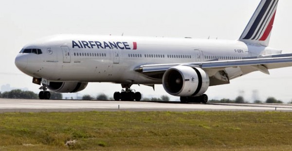 La compagnie aérienne Air France supprimera le mois prochain sa troisième fréquence hebdomadaire entre Paris et Papeete, le tra