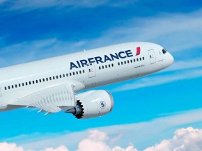 La compagnie aérienne Air France a pris possession de son neuvième Boeing 787-9 Dreamliner, l’appareil étant déployé vers 1