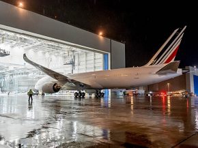 Les passagers de la compagnie aérienne Air France font de nouveau face demain à 48 heures de grève, après en avoir subi 11 jou