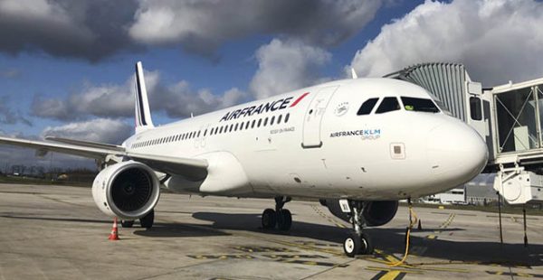 Face à la pandémie de Covid-19, la compagnie aérienne Air France n’opère plus que 10% de ses capacités à partir de ce lund