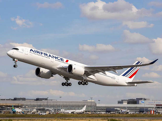 Un avion de ligne d'Air France nommé « Lesparre-Médoc »