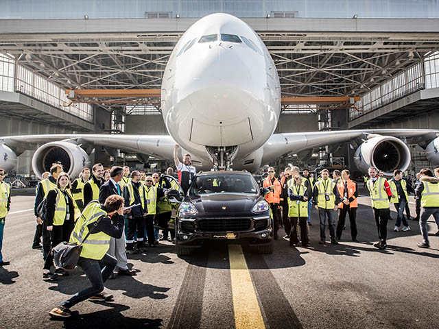 Un tracteur signé Porsche pour l’A380 d’Air France (vidéo) 8 Air Journal