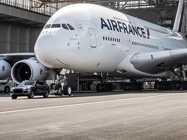 Un tracteur signé Porsche pour l’A380 d’Air France (vidéo) 45 Air Journal