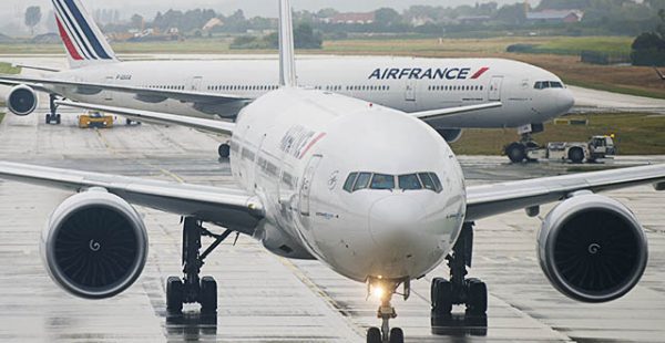 La direction de la compagnie aérienne Air France doit rencontrer ce lundi les dix syndicats ayant appelé à la grève le 22 fév