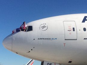 La compagnie aérienne Air France, qui recrute actuellement des pilotes cadets, vient de mettre sur son compte Youtube une vidéo 